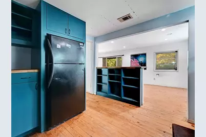 1181 Ridgeway Drive, Austin, TX 78702 - Photo 2