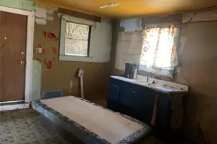 908 N Vogelsang Ave, Cameron, TX 76520 - Photo 18