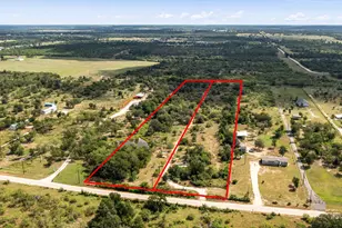 1411 Bugtussle Ln, Luling, TX 78648 - Photo 1