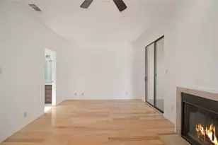 611 E 45th St, Austin, TX 78751 - Photo 8