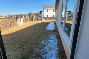 408 Los Olives Ln, Liberty Hill, TX 78642 - Photo 2