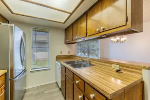 800 E Central Dr, Georgetown, TX 78628 - Photo 6