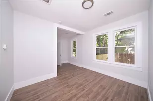208 W 45th St, Austin, TX 78751 - Photo 4