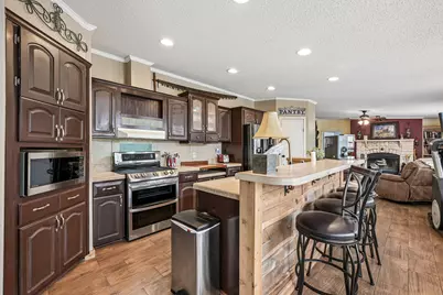 541 Hidden Oaks Drive, Elgin, TX 78621 - Photo 8