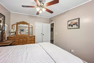 541 Hidden Oaks Dr, Elgin, TX 78621 - Photo 24