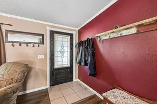 541 Hidden Oaks Dr, Elgin, TX 78621 - Photo 4