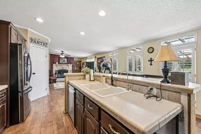 541 Hidden Oaks Drive, Elgin, TX 78621 - Photo 10