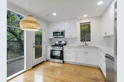 112 E Skyview Road, Austin, TX 78752 - Photo 2