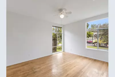 112 E Skyview Road, Austin, TX 78752 - Photo 4