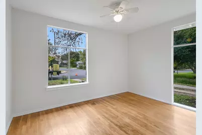 112 E Skyview Road, Austin, TX 78752 - Photo 6