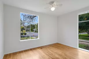 112 E Skyview Rd, Austin, TX 78752 - Photo 6