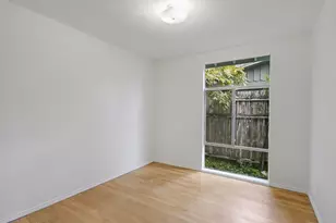 112 E Skyview Rd, Austin, TX 78752 - Photo 8