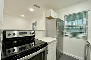 807 Blanco St, Austin, TX 78703 - Photo 2