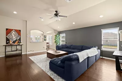 820 Bryce Canyon Drive, Pflugerville, TX 78660 - Photo 2