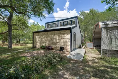 150 Lakeview Drive, Del Valle, TX 78617 - Photo 4
