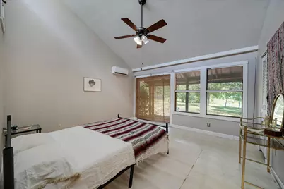 150 Lakeview Drive, Del Valle, TX 78617 - Photo 14