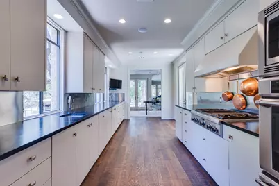 3231 Tarryhollow Drive, Austin, TX 78703 - Photo 12