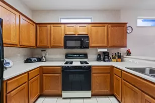 121 Larkspur Ln, Georgetown, TX 78633 - Photo 10