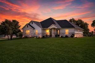 317 Esperanza Petal Pass, Liberty Hill, TX 78642 - Photo 2