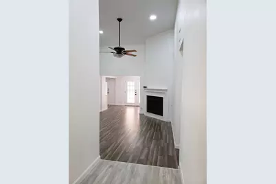 703 Meadow Creek Drive, Pflugerville, TX 78660 - Photo 14