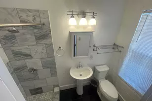 1105 E 6th St, Austin, TX 78702 - Photo 4