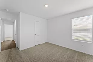663 Ebbsfleet Dr, Uhland, TX 78640 - Photo 4