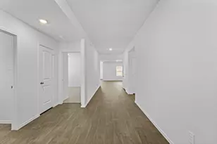 663 Ebbsfleet Dr, Uhland, TX 78640 - Photo 2