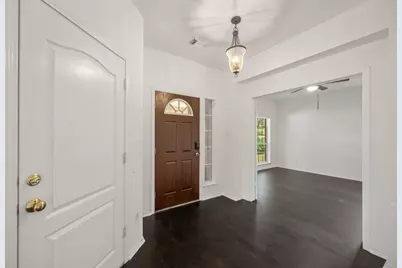 2306 Hayfield Square, Pflugerville, TX 78660 - Photo 4