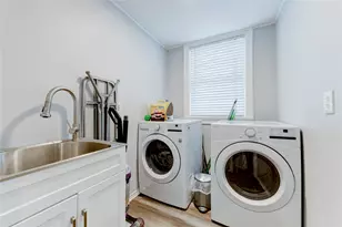 1303 Newfield Ln, Austin, TX 78703 - Photo 18
