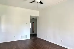 107 Hague St, Hutto, TX 78634 - Photo 4