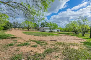 1767 Dowdy Rd, Seguin, TX 78155 - Photo 2