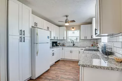 415 Seashell Drive, Surfside Beach, TX 77541 - Photo 6
