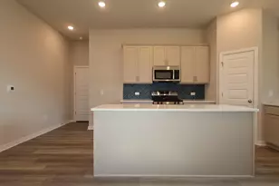 12005 Dillon Fls Dr, Austin, TX 78747 - Photo 8