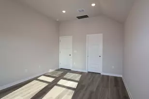 12005 Dillon Fls Dr, Austin, TX 78747 - Photo 14