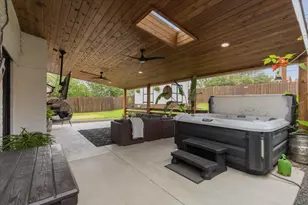 208 Skyloop Dr, Austin, TX 78745 - Photo 2