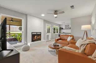 208 Skyloop Dr, Austin, TX 78745 - Photo 8