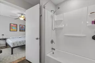 208 Skyloop Dr, Austin, TX 78745 - Photo 20