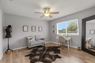 208 Skyloop Dr, Austin, TX 78745 - Photo 22