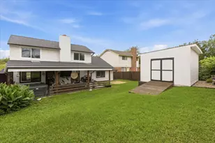 208 Skyloop Dr, Austin, TX 78745 - Photo 18