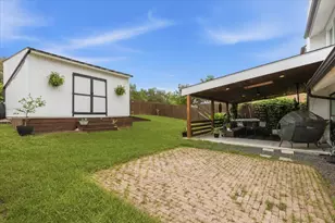 208 Skyloop Dr, Austin, TX 78745 - Photo 26