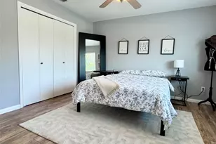208 Skyloop Dr, Austin, TX 78745 - Photo 16