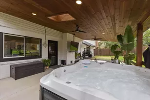 208 Skyloop Dr, Austin, TX 78745 - Photo 2