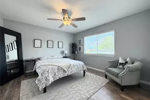 208 Skyloop Dr, Austin, TX 78745 - Photo 18