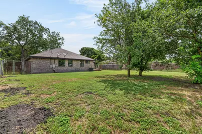 903 Travis Street, Lockhart, TX 78644 - Photo 38