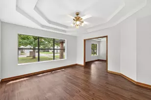 903 Travis St, Lockhart, TX 78644 - Photo 10