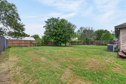 903 Travis Street, Lockhart, TX 78644 - Photo 34