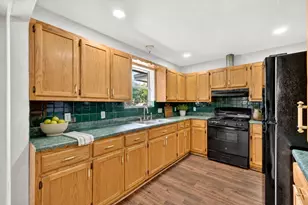 903 Travis St, Lockhart, TX 78644 - Photo 14