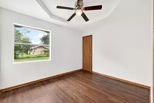 903 Travis St, Lockhart, TX 78644 - Photo 32