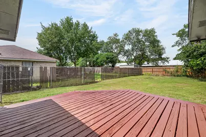 903 Travis Street, Lockhart, TX 78644 - Photo 36