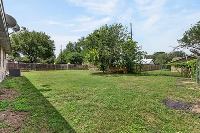 903 Travis Street, Lockhart, TX 78644 - Photo 40